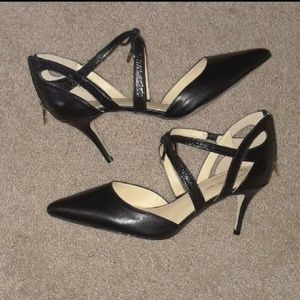 BLACK Ivanka Trump Tenice Pointy Toe Pump. Size  7